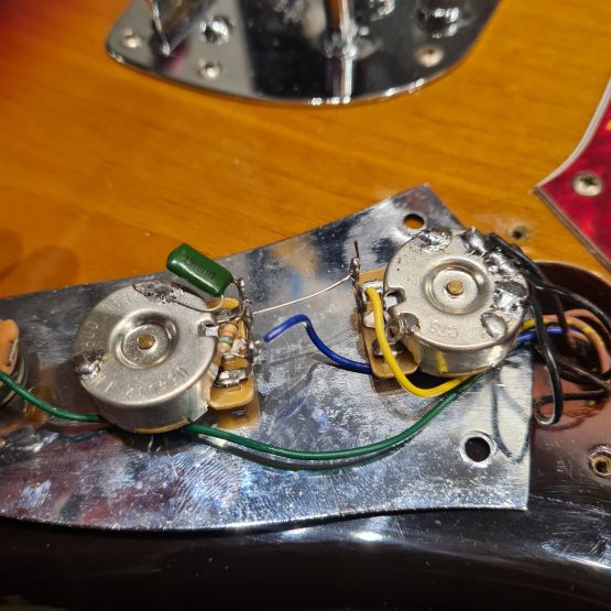 Fender Jaguar JG-66 Sunburst 1997 Japan электрогитара