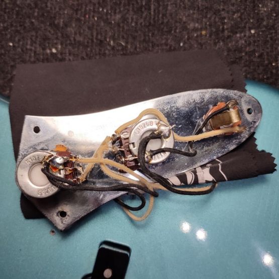 Fender AVRI '62 Jazz Bass Ice Blue Metallic 1998 USA бас-гитара