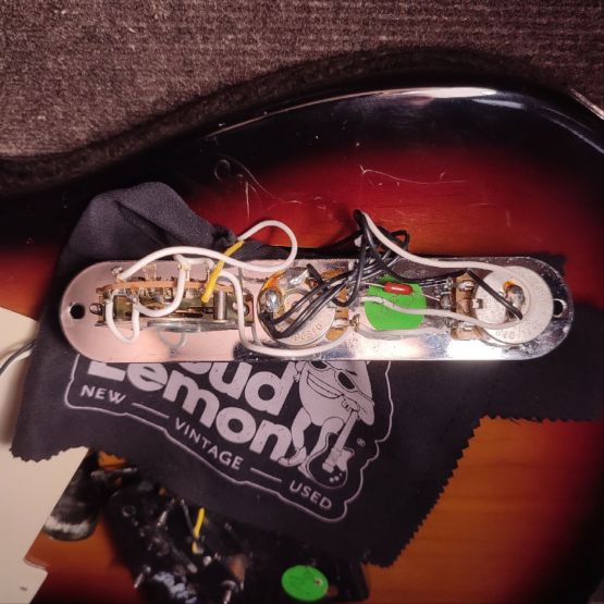 Fender American Standard Telecaster Three-Сolor Sunburst 2005 USA электрогитара