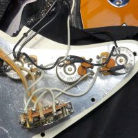 Fender American Special Stratocaster 2-Color Sunburst 2010 USA электрогитара