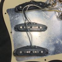 Fender American Deluxe Stratocaster Olympic White 2003 USA w/ Lacquer Refinish электрогитара