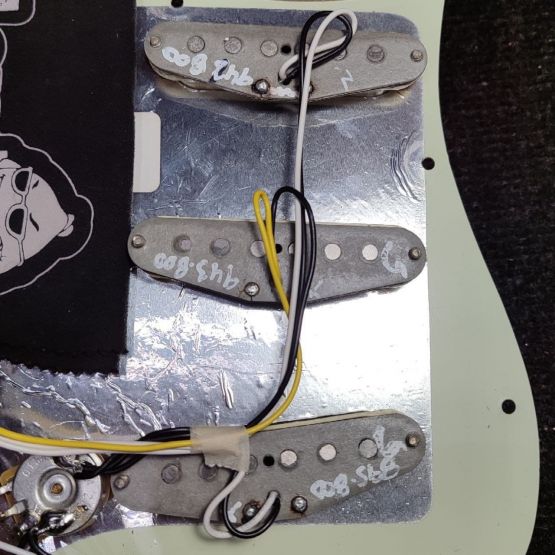 Fender Vintera Road Worn '60s Stratocaster Firemist Gold 2021 Mexico электрогитара