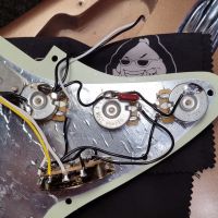 Fender Vintera Road Worn '60s Stratocaster Firemist Gold 2021 Mexico электрогитара