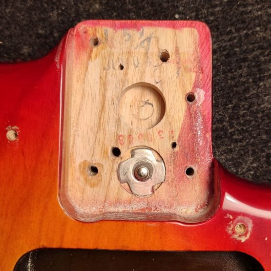 Fender American Deluxe Stratocaster Aged Cherry Burst 2003 USA электрогитара
