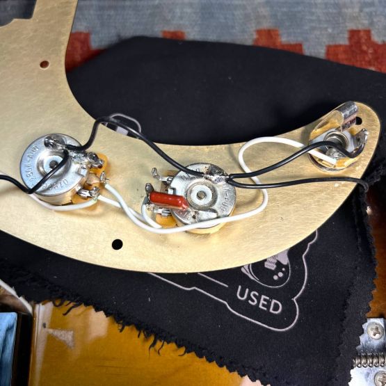 Fender '50s Precision Bass 2-Color Sunburst 2011 Mexico бас-гитара