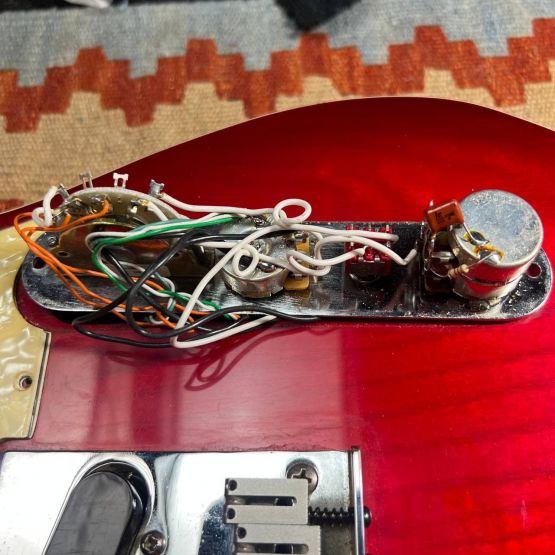 Fender American Deluxe Telecaster Plus V2 Crimson Burst 1998 USA электрогитара