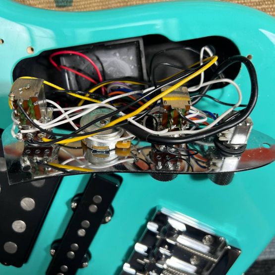 Fender Jino Jazz Bass Sea Foam Green 2020 Japan бас-гитары