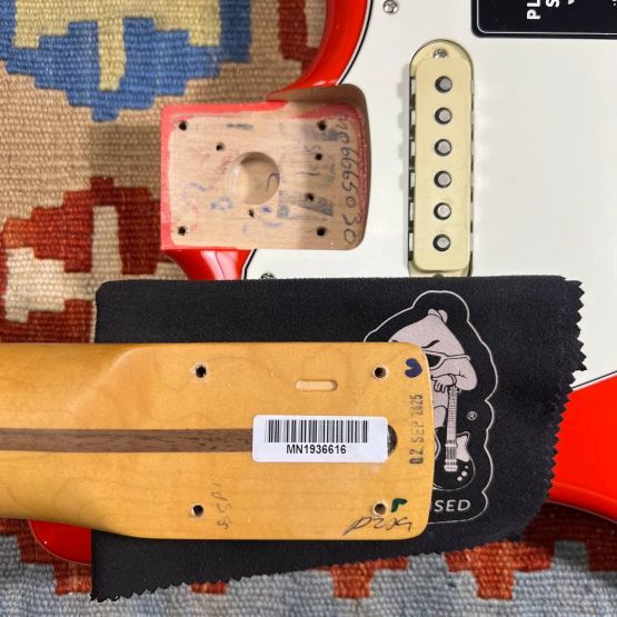 Fender Player II Jaguar Coral Red 2025 Mexico электрогитара
