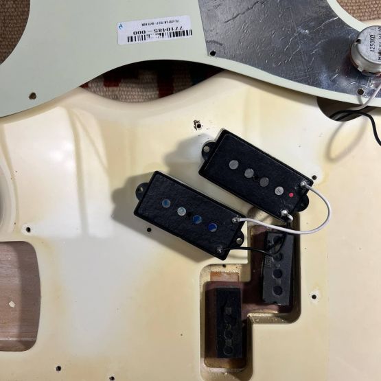 Fender PB70-70US Precision Bass w/ Fender USA V-Mod Pickup Olympic White 1999 Japan бас-гитара
