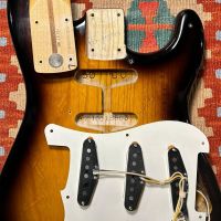 Fender Custom Shop 50s Stratocaster Closet Classic 2-Color Sunburst 2008 USA электрогитара