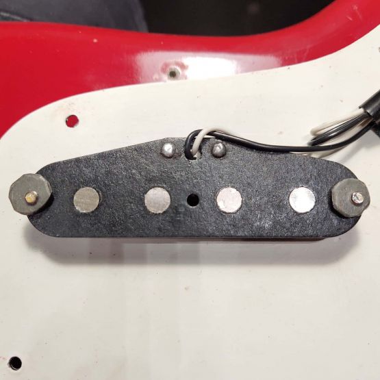 Fender Musicmaster Bass Dakota Red 1975 USA бас-гитара
