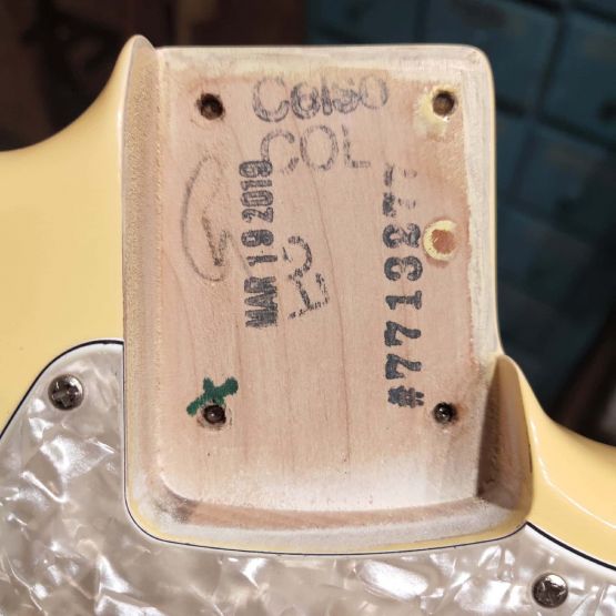 Fender American Performer Mustang Vintage White 2019 USA электрогитара