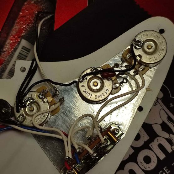 Fender American Standard Stratocaster Candy Cola 2012 USA электрогитара