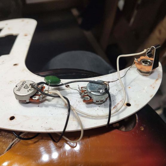 Squier Precision Bass Sunburst 1994 Japan бас-гитара
