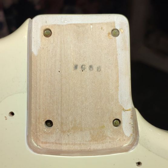 Fender Mustang Body - MG66/Neck - MG69 Vintage White 2005 Japan электрогитара