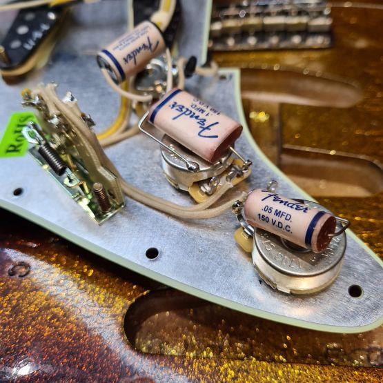 Fender Custom Shop Limited 1963 Journeyman Stratocaster Sparkle Sunburst 2017 NAMM USA электрогитара