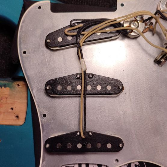 Fender AVRI '62 Stratocaster Ocean Turquoise 1997 USA электрогитара