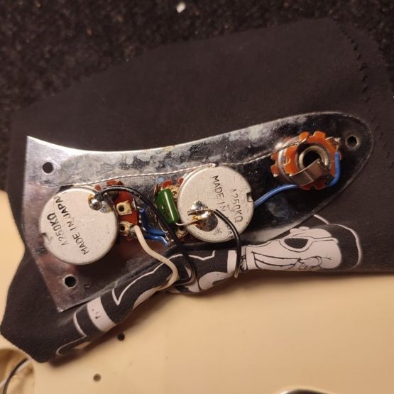 Fender MB98-70SD Mustang Bass Vintage White 1999 Japan бас-гитара