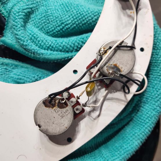 Fender Precision Bass PB62 Black 1991 Japan бас-гитара