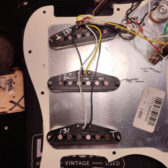 Fender Player Stratocaster Black 2020 Mexico электрогитара