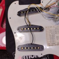Fender Squier Series Standard Stratocaster Torino Red 1997 Mexico электрогитара