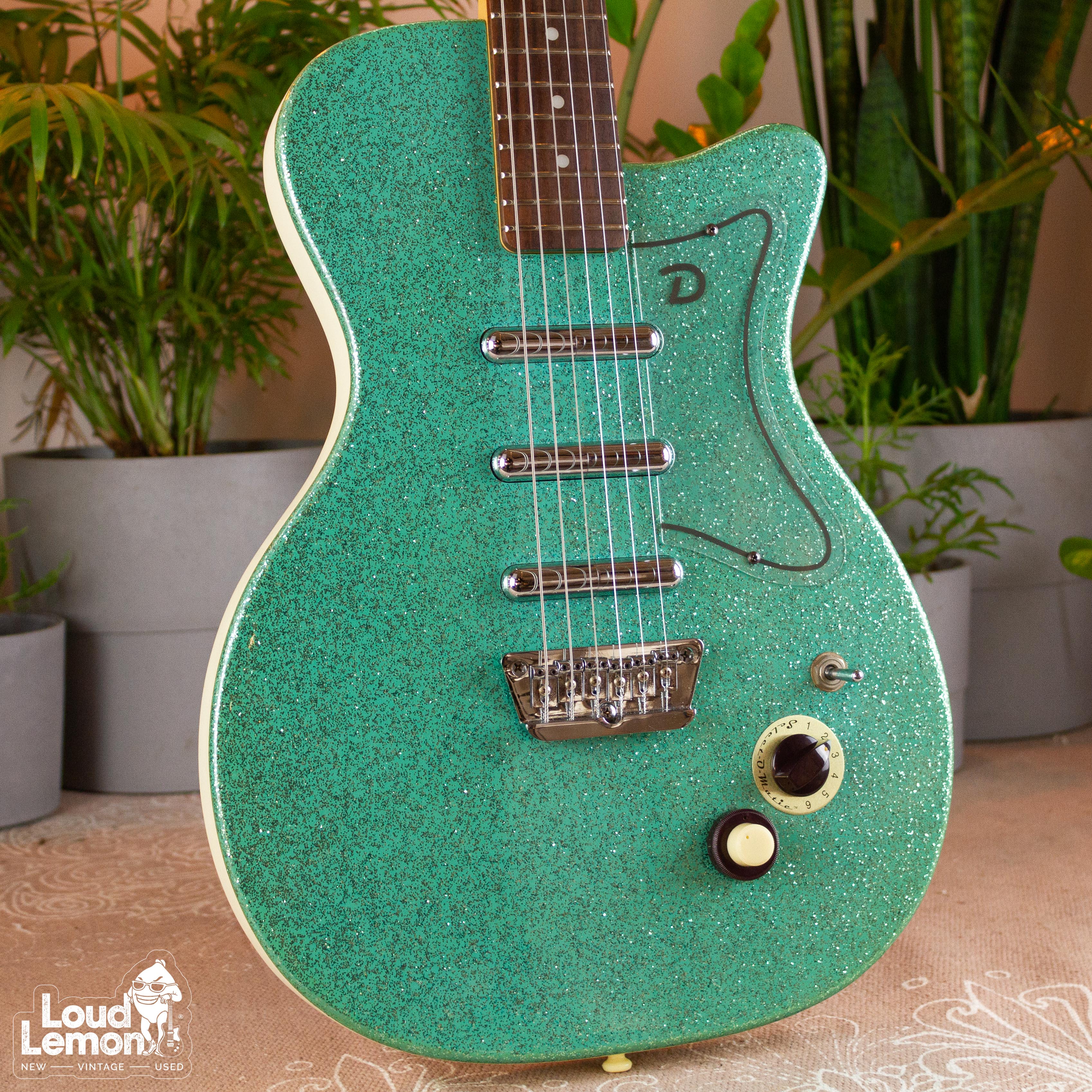 Danelectro 56-U3 Reissue Turquoise Sparkle 2002 Korea электрогитара —  купить в магазине винтажных гитар | Loud Lemon