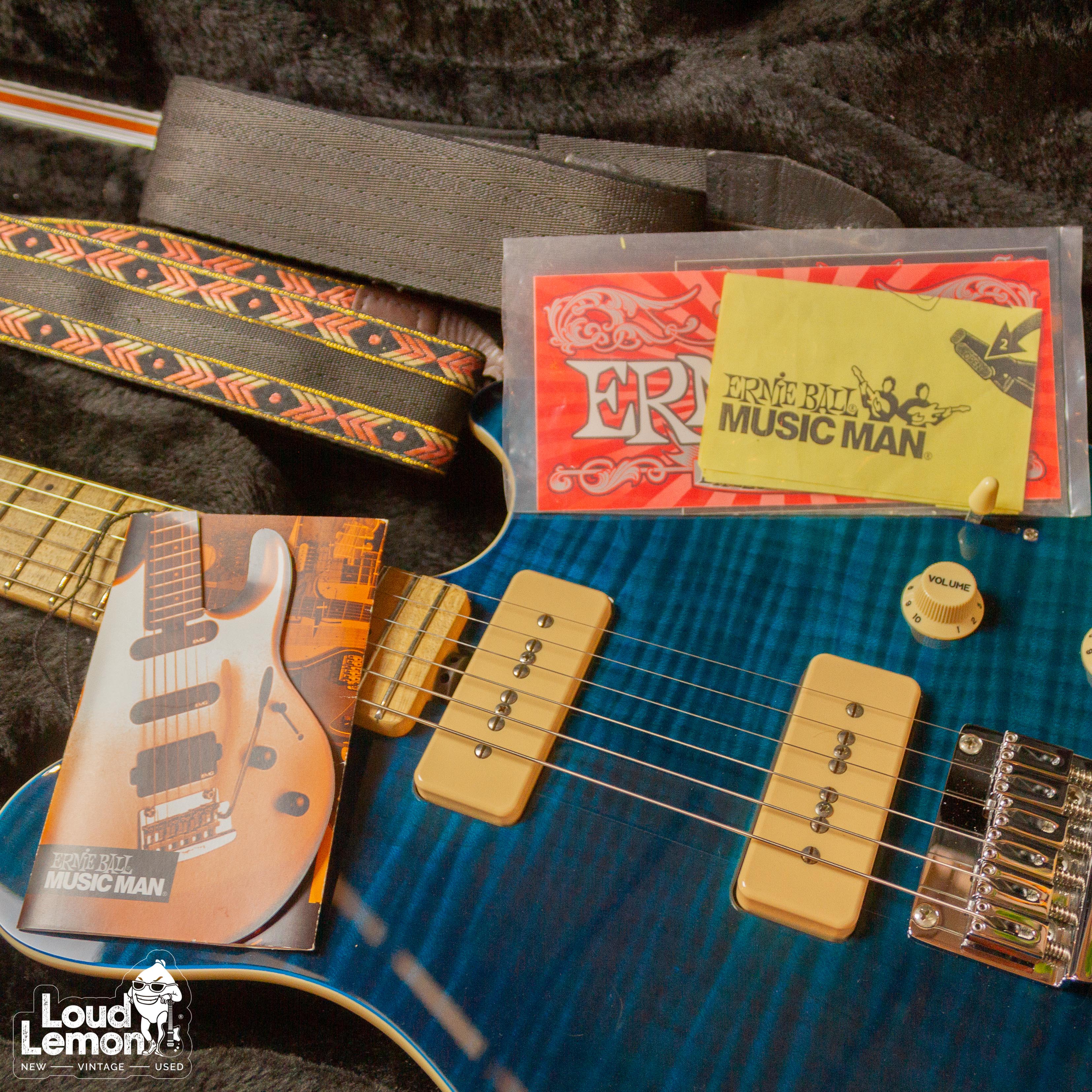 ‌Ernie Ball Music Man Axis Super Sport MM90 Translucent Blue 2012 USA  электрогитара — купить в магазине винтажных гитар | Loud Lemon