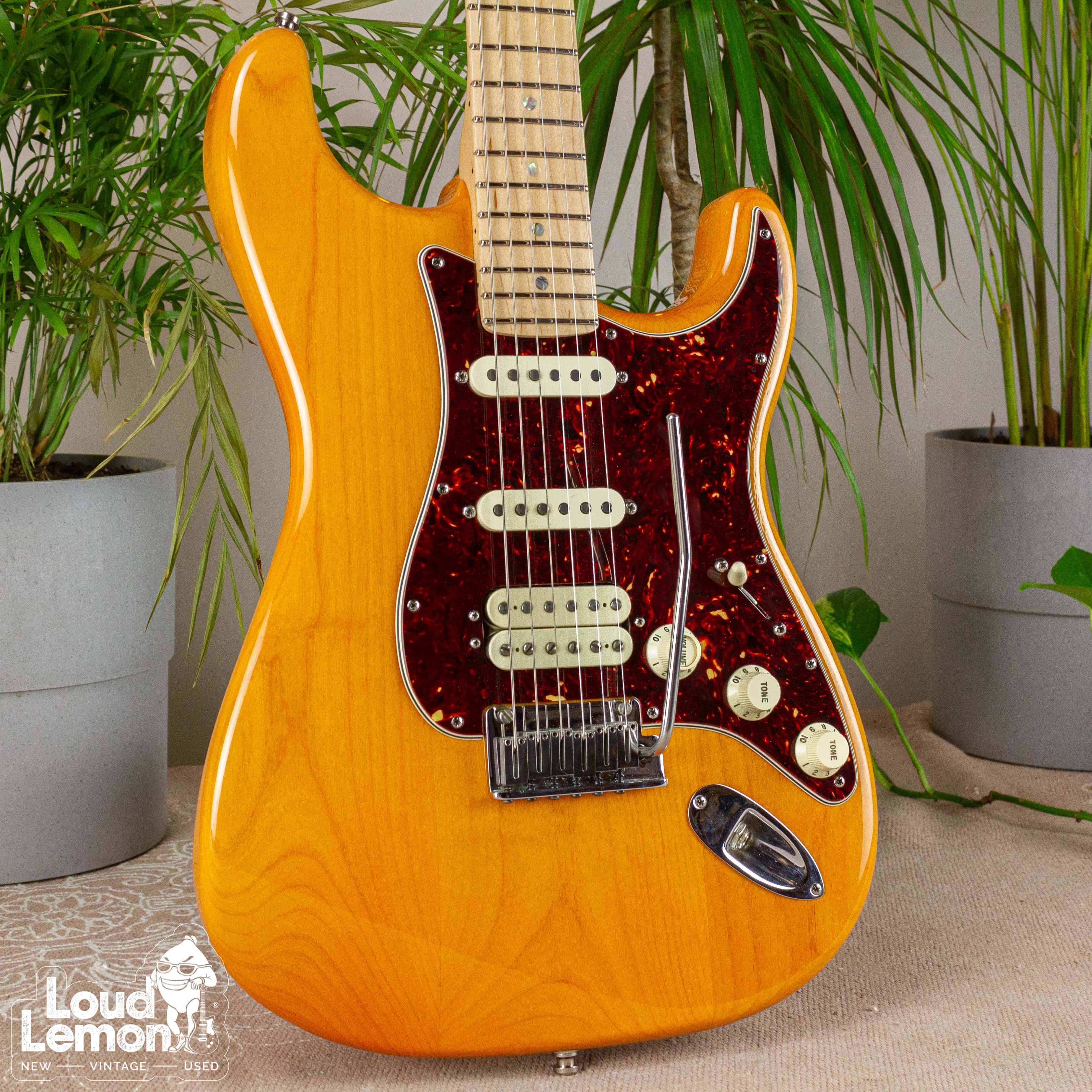 fender stratocaster deluxe 2008