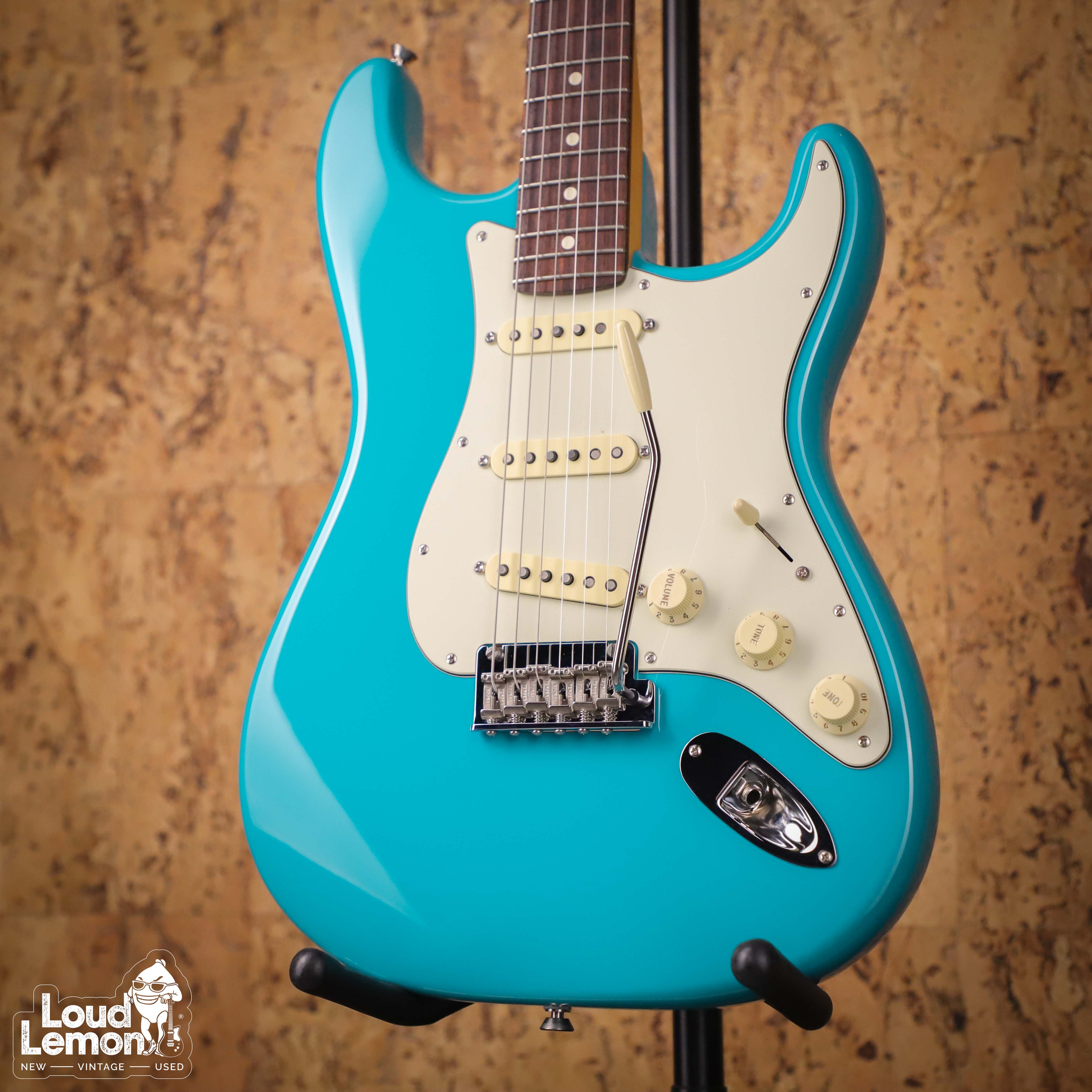 Fender American Professional II Stratocaster Miami Blue 2022 USA  электрогитара — купить в магазине винтажных гитар | Loud Lemon