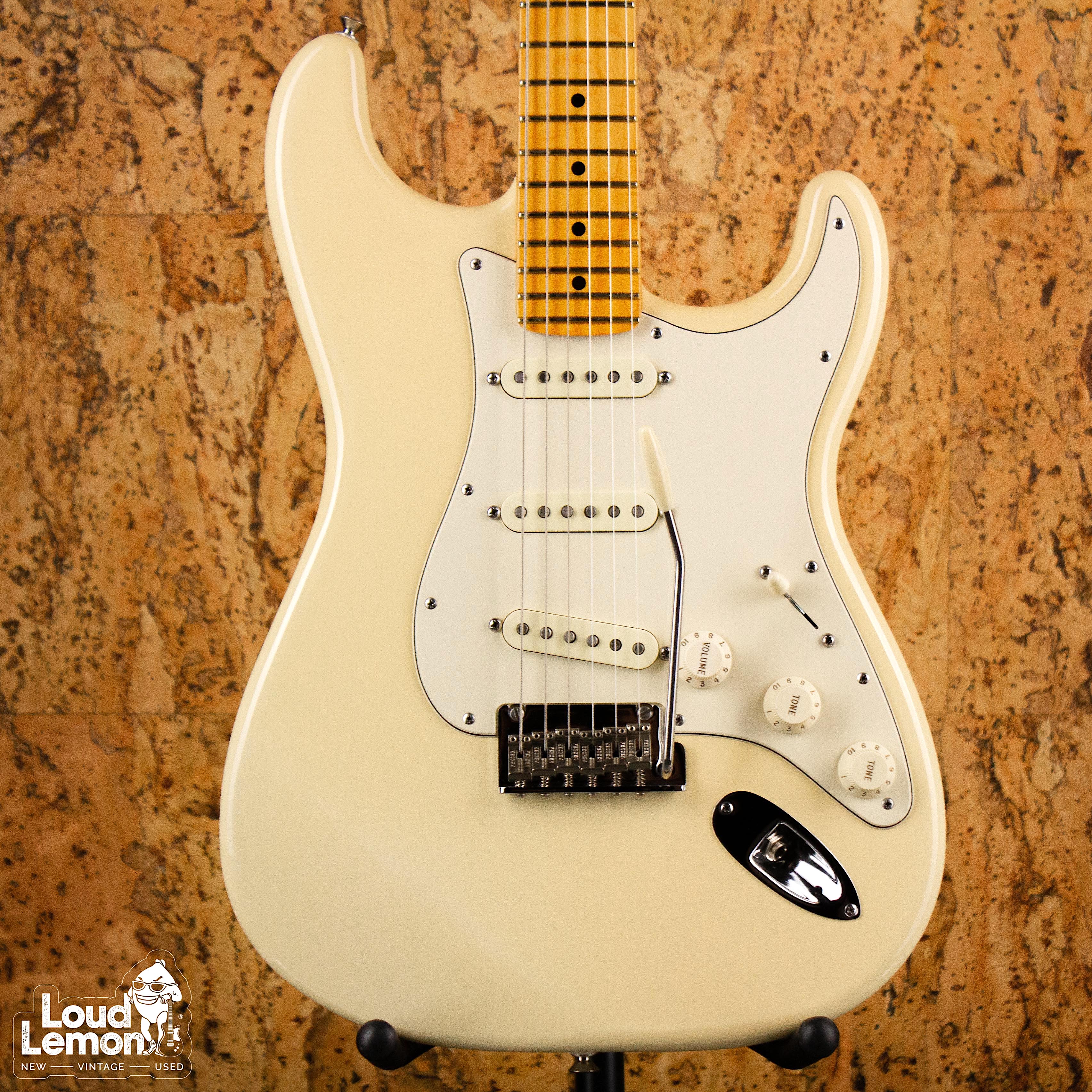 fender american standard stratocaster white