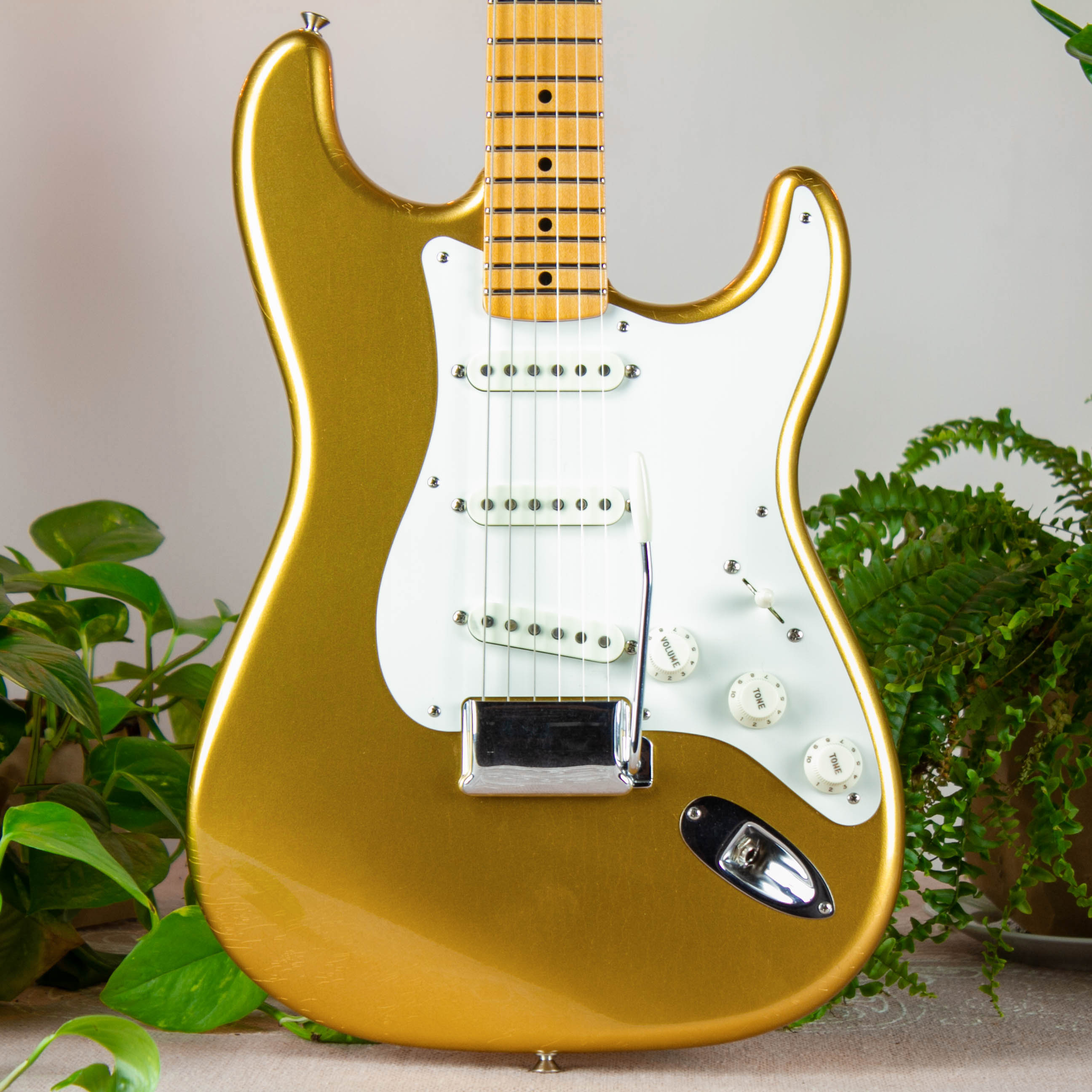 Fender Custom Shop Jimmie Vaughan Stratocaster Aztec Gold Relic 2018 USA  электрогитара — купить в магазине винтажных гитар | Loud Lemon