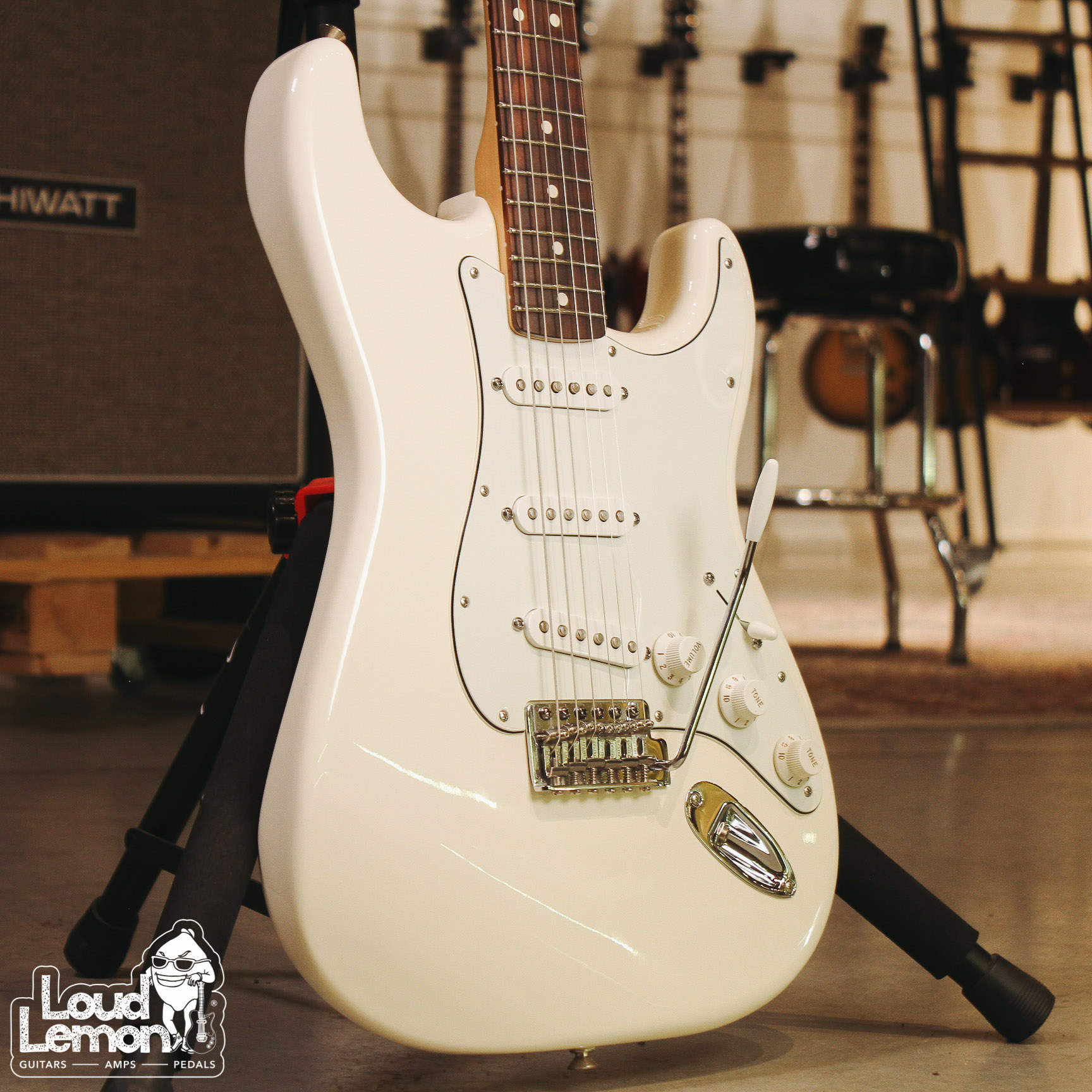 Fender stratocaster shop mexico white